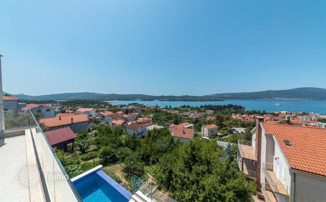 3-Bedroom Luxury Villa with Sea View in Tivat, photo 2