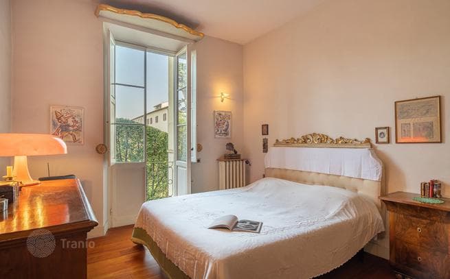 3-Bedroom Apartment in Historic Palazzo, Italy, photo 5