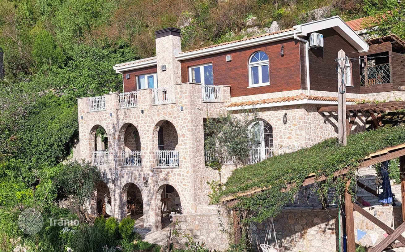 2-Bedroom House with Pool and Mountain Views in Virpazar, Montenegro, photo 5