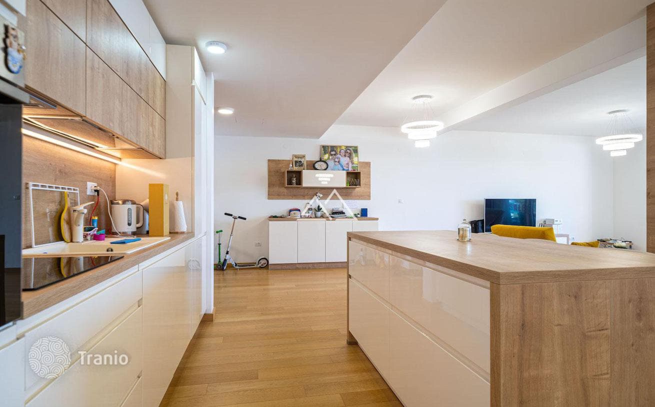 3-Bedroom Beachfront Apartment with Sea View in Rafailovici, Budva, photo 3