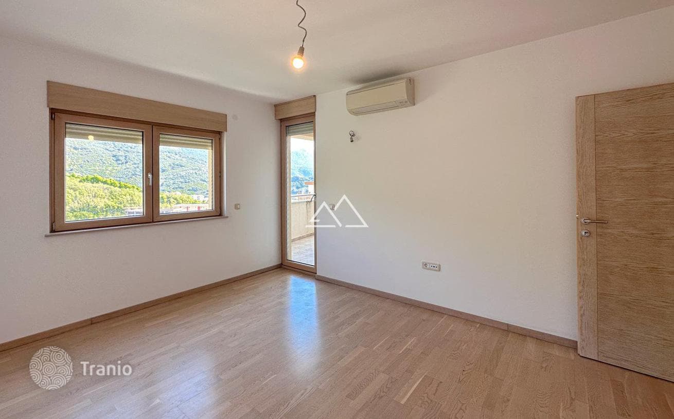 2-Bedroom Apartment with Sea View in Becici, photo 4