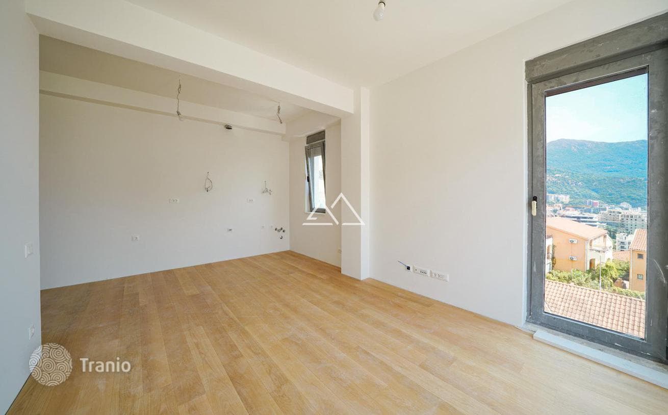 1-Bedroom Apartment with Pool and Spa in Becici, photo 2