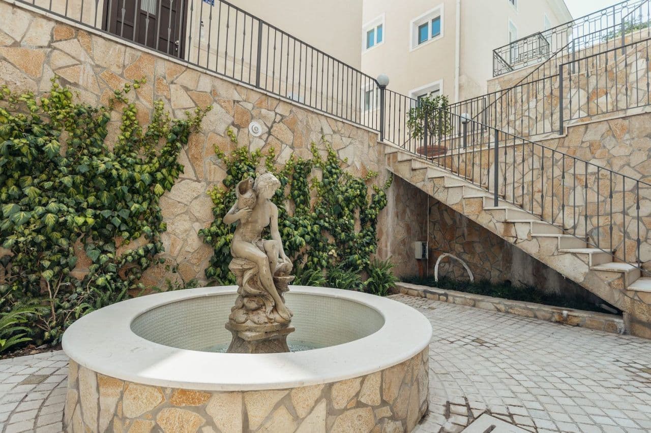 2-Bedroom Apartment in Herceg Novi, photo 4