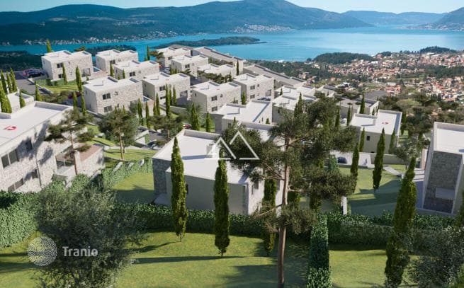 3-Bedroom Townhouse with Garage in Tivat, photo 5