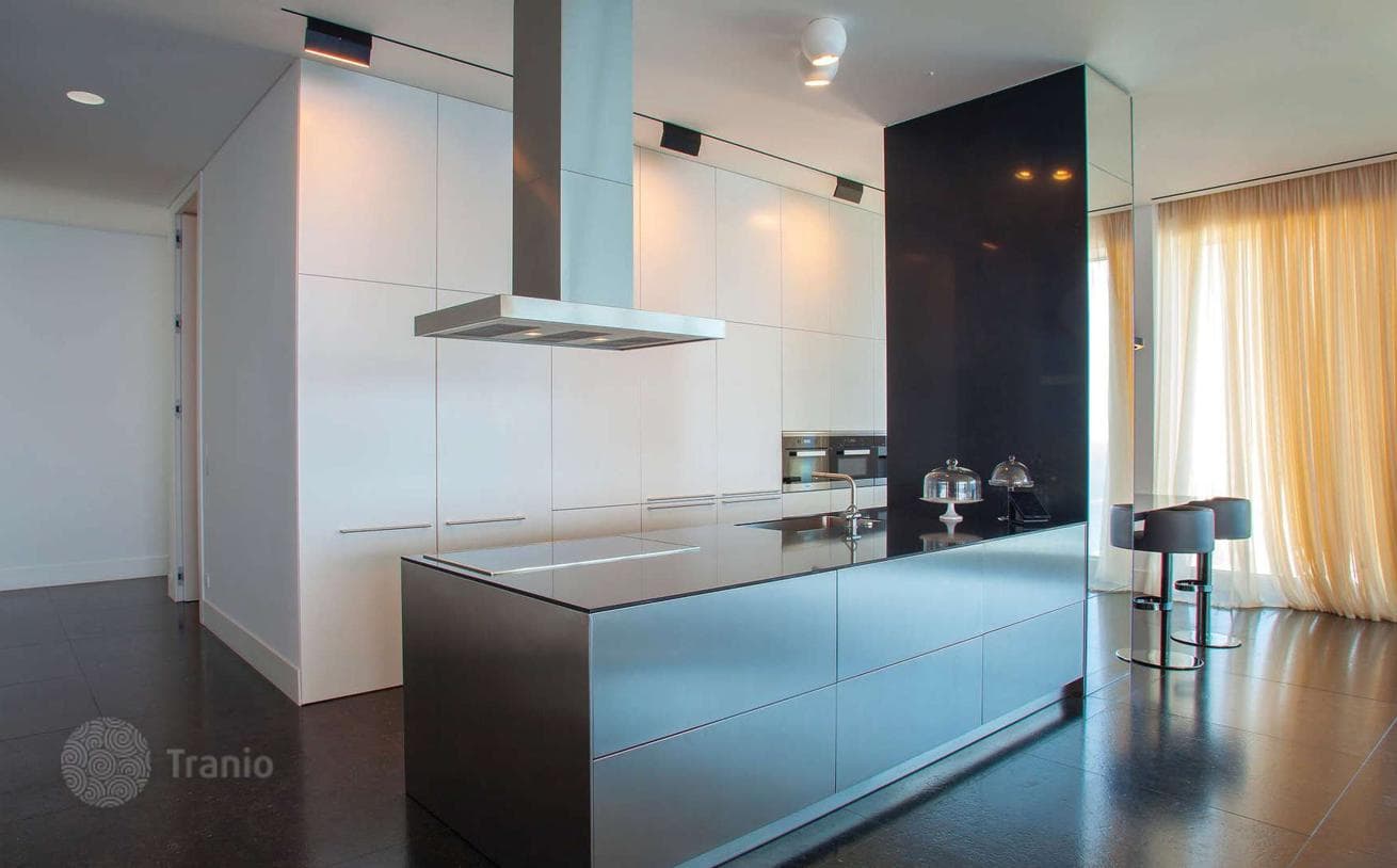 Beachfront Apartments with Pools and Spa in Limassol, photo 3