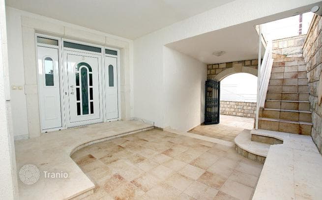 Furnished Beachfront Villa with Terrace in Sveti Stefan, Montenegro, photo 5