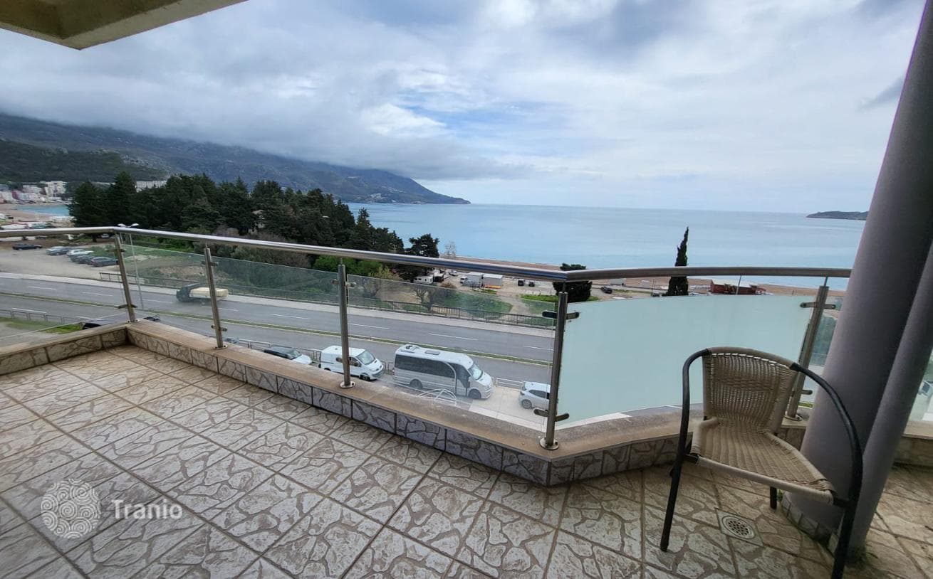 Studio Apartment with Sea and Mountain Views in Becici, Budva, photo 4