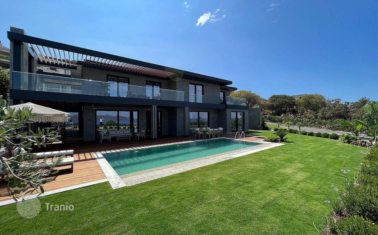4-Bedroom Villa with Private Beach Access in Bodrum, photo 2