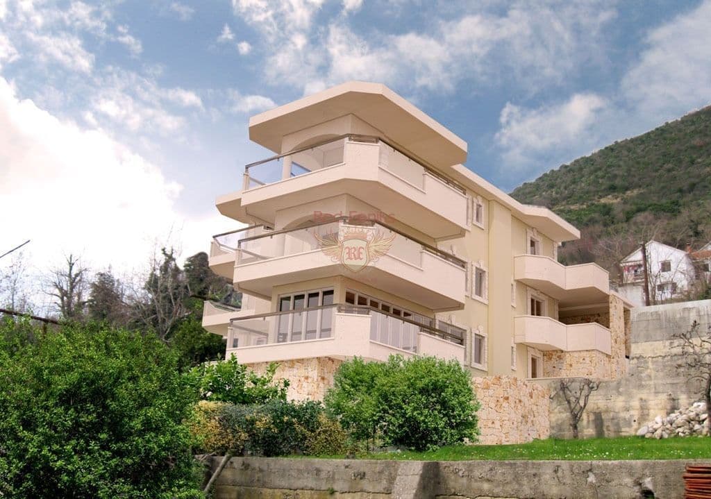 Квартира в Херцег-Нови, Черногория, 135 м²