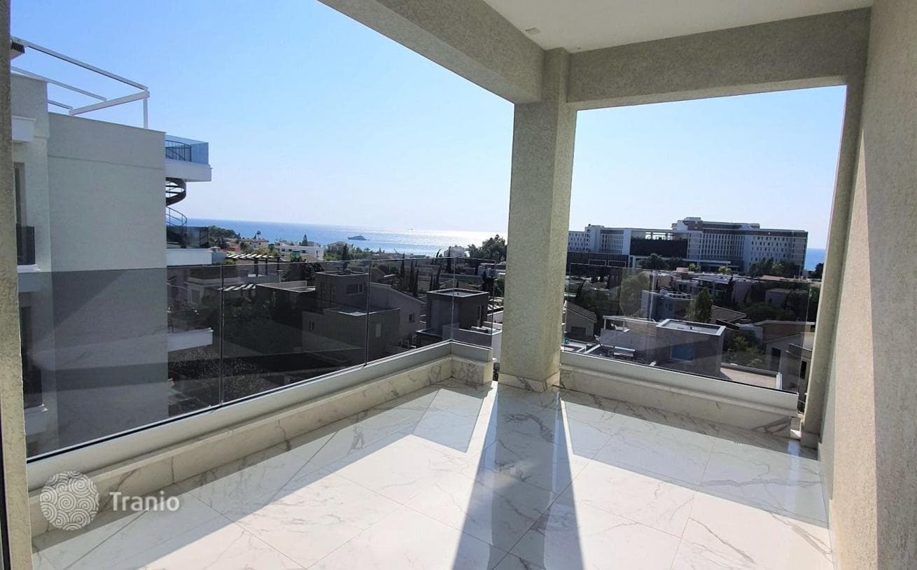 2-Bedroom Apartment with Sea View in Agios Tychonas, Limassol, photo 3