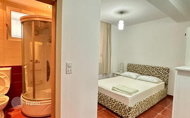 3-Bedroom Apartment with Private Courtyard in Petrovac, Budva, photo 5