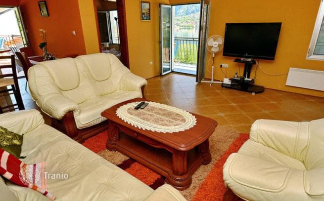 Furnished Villa with Roof Terrace and Garden 100 m from the Sea in Muo, Kotor