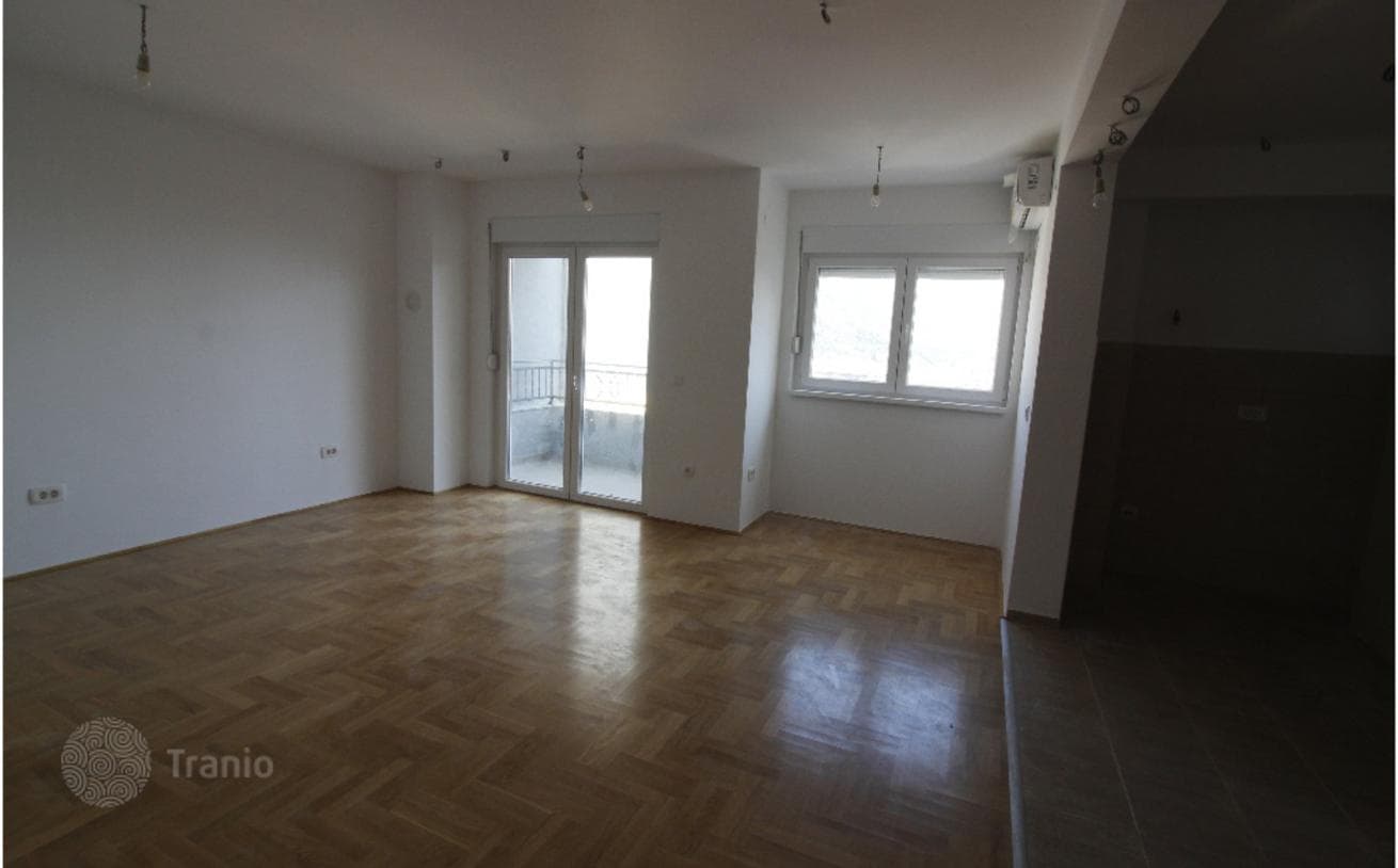 2-Bedroom Apartment with Terrace and Sea View in Budva, photo 2