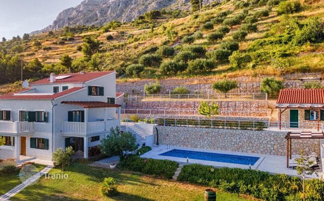 3-Bedroom Villa in Omis, Dalmatia