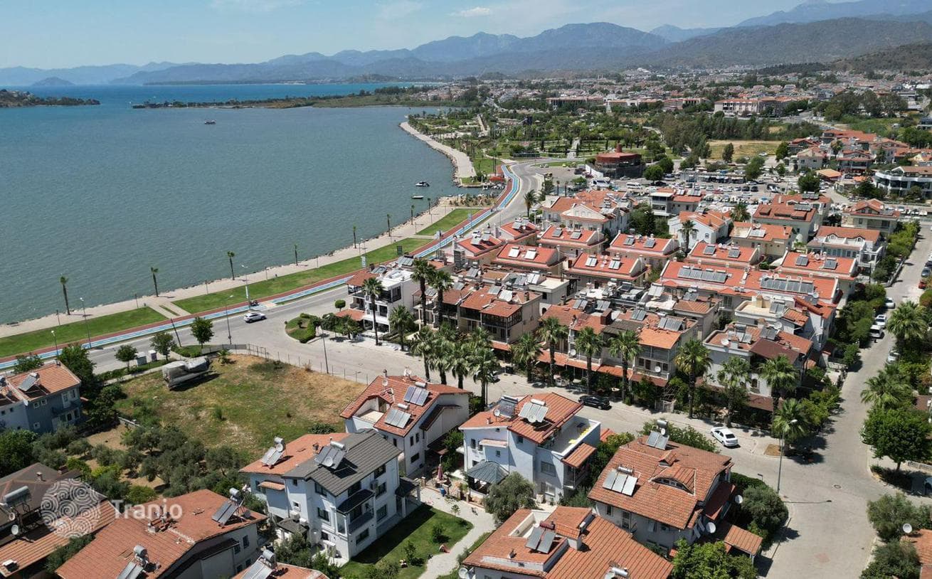 4-Bedroom Villa Near the Waterfront in Turkey