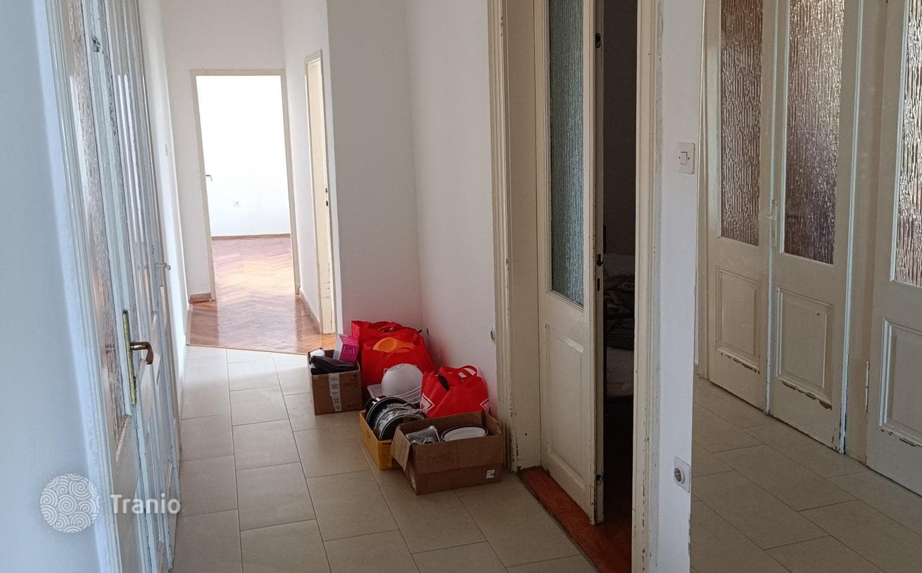House with Office Space and Garage, photo 5