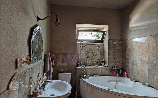 2-Bedroom House in Old Tbilisi, Tbilisi, photo 4
