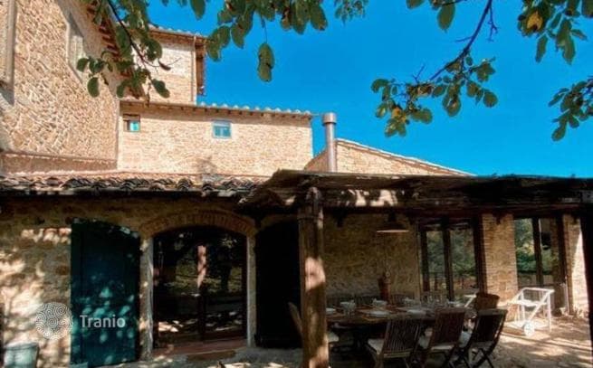 7-комнатная вилла 400 м² в Греве-ин-Кьянти, Италия, фото 2