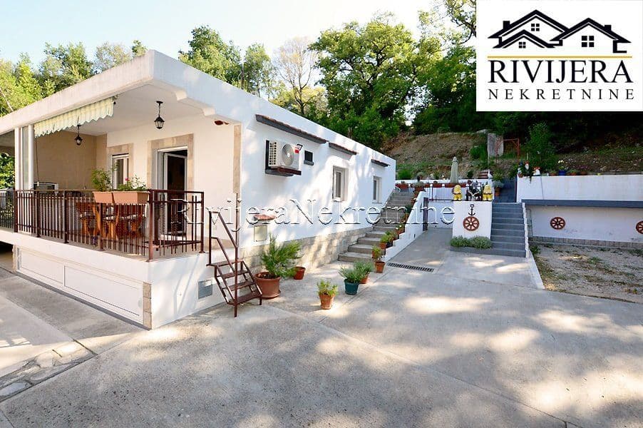 Квартира в Херцег-Нови, Черногория, 57 м²