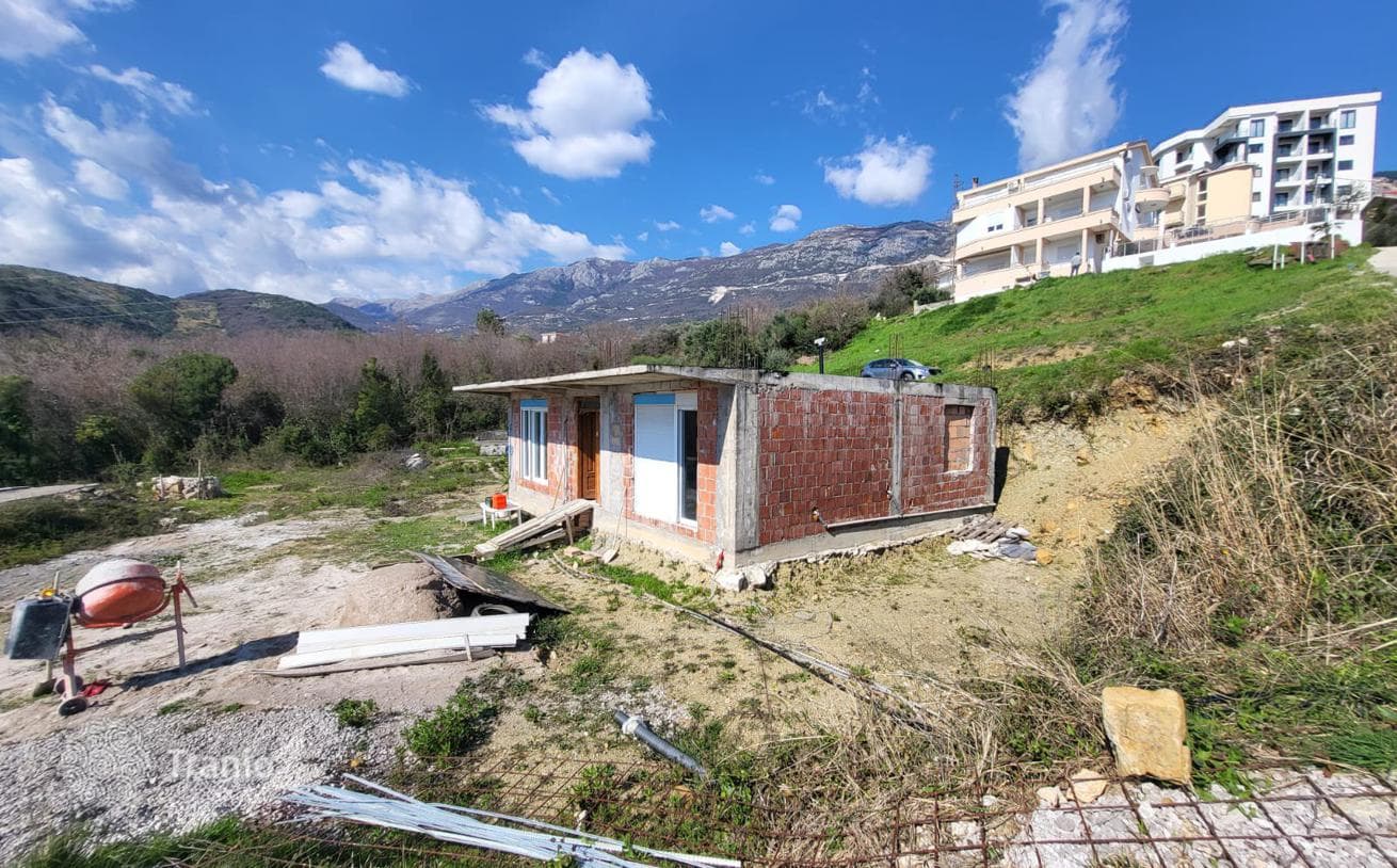 2-Bedroom House with Sea and Hill Views in Becici, Budva, photo 2