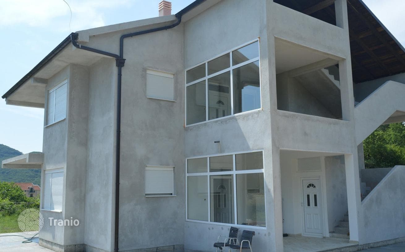 3-Bedroom House in Radanovici, Kotor