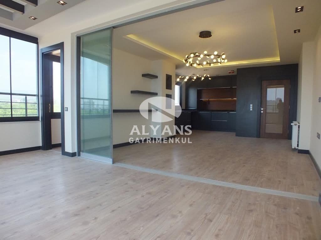 Апартаменты в Мерсине, Турция, 200 м²