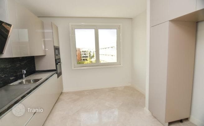 Apartment with Pool and Gym in Istanbul, Turkey, photo 5