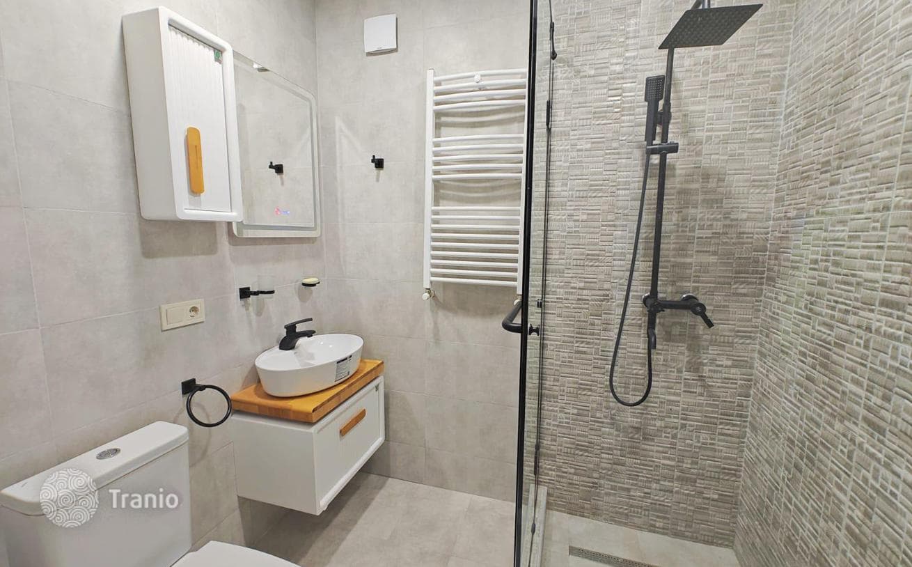 2-Bedroom Apartment in Tbilisi, photo 2