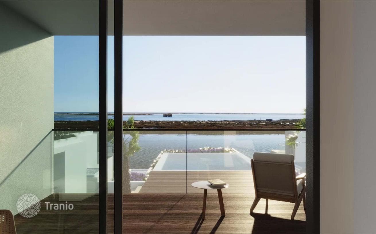 2-Bedroom Apartment with Pool View in Fuzeta, Faro, photo 2