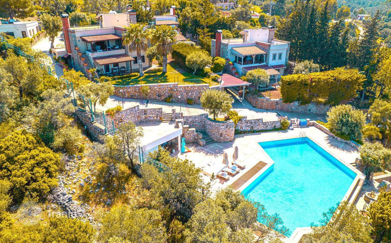 5-Bedroom Stone Villa with Sea View and Roof Terrace in Bodrum, photo 2