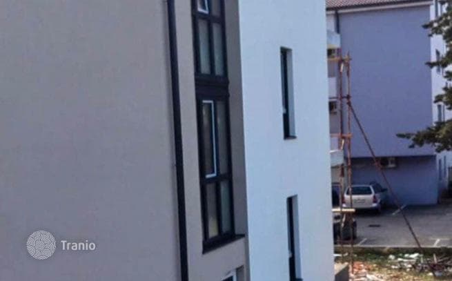 2-Bedroom Apartment with Terraces in Pula