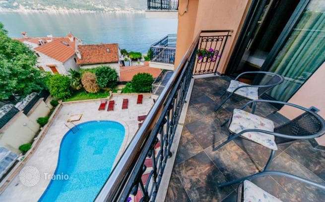 2-Bedroom Apartment with Sea and Mountain View in Dobrota, Kotor