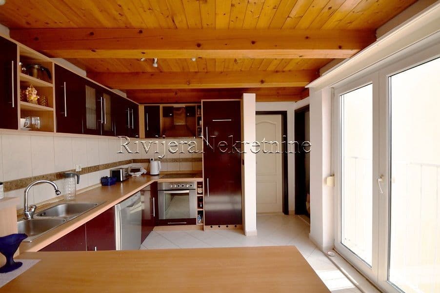 Квартира в Херцег-Нови, Черногория, 77 м², фото 3