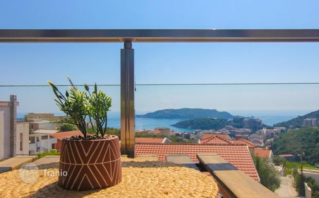 2-Bedroom Apartment with Sea View in Becici, Budva, photo 2