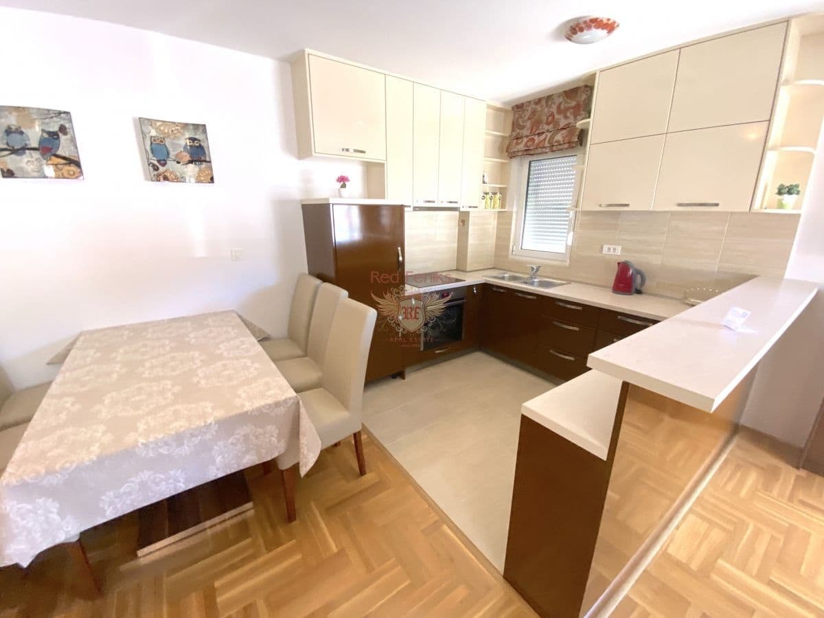 Квартира в Будве, Черногория, 84 м², фото 2