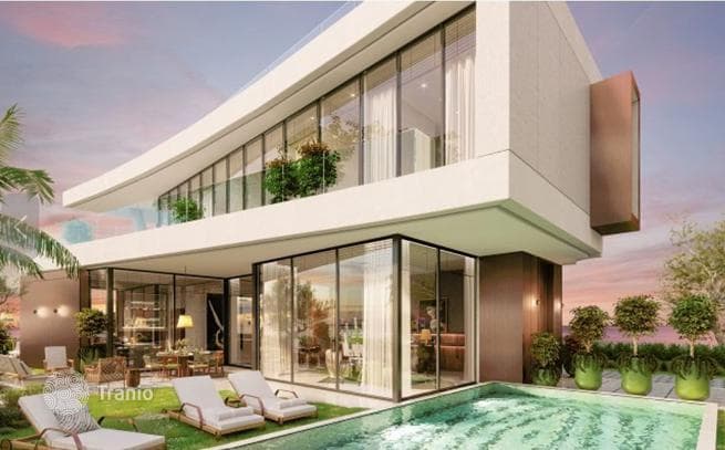 Beachfront Villa in Gated Development with Landscaped Gardens in Limassol, photo 2