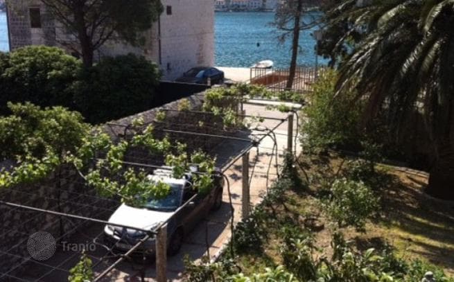 6-Bedroom Villa with Garden, Garage and Mooring on the Waterfront near Dubrovnik, Dalmatia, photo 2