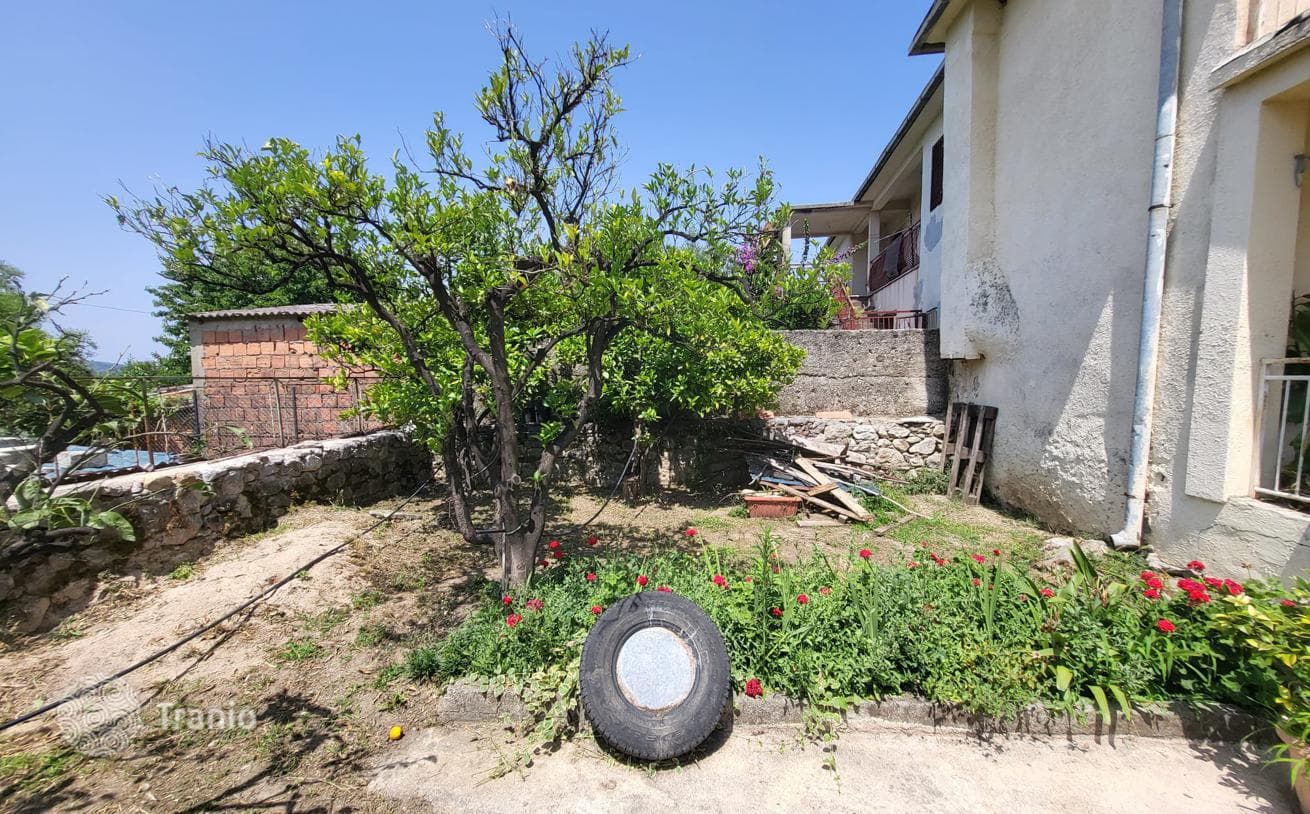 2-Bedroom House with Mountain View in Stari Bar, Montenegro