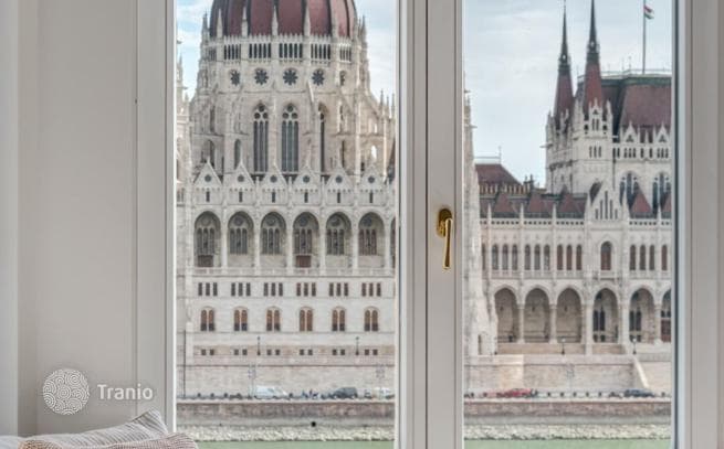 4 комн. квартира класса люкс с видом на Парламент и Дунай