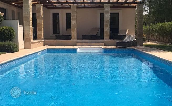 Villa with Sea View, Private Pool and Garden in Paphos