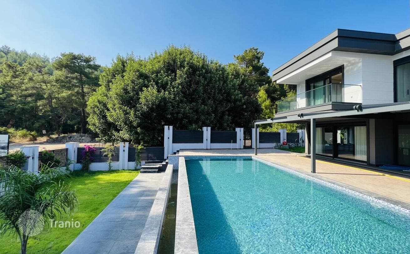 4-Bedroom House with Mountain and Forest Views in Kemer, Antalya