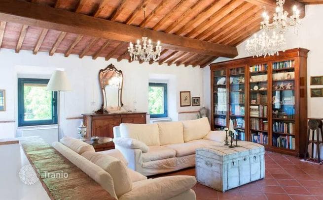 8-комнатная вилла 450 м² в Монтайоне, Италия