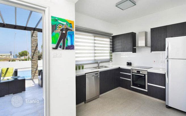 4-Bedroom Villa with Roof Terrace in Limassol, photo 4