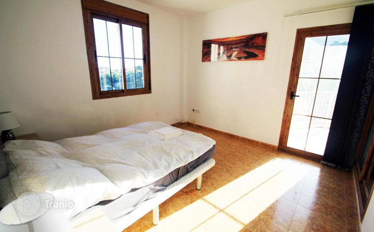 4-комнатная вилла 250 м² в Бенальмадене, Испания, фото 4