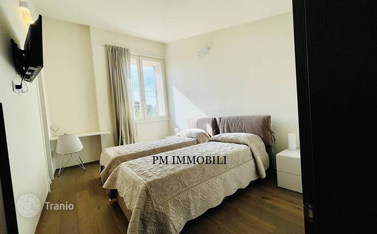 5-комнатная вилла 330 м² в Форте-дей-Марми, Италия, фото 2