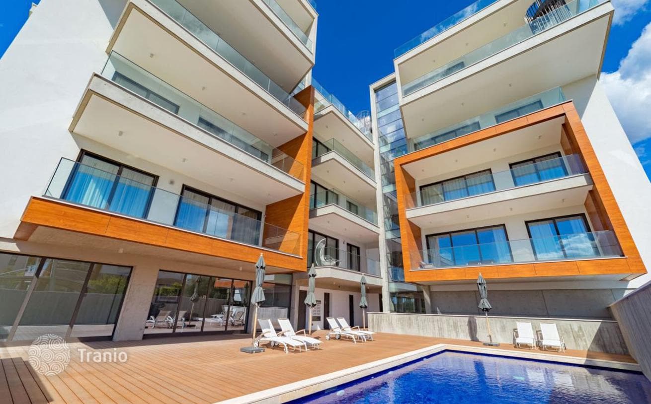 Luxury Apartment with Shared Pool and Sauna in Limassol, Cyprus