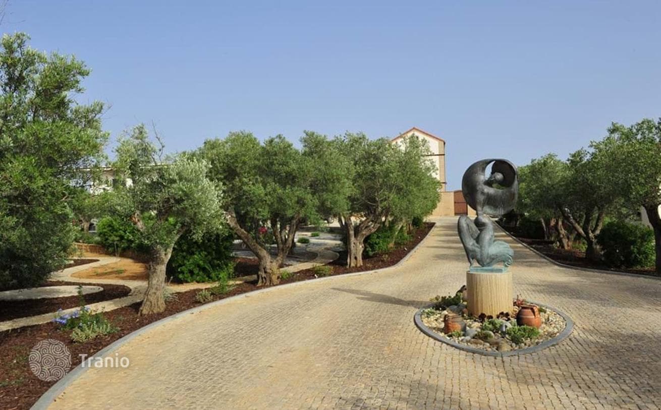 10-Bedroom Villa on 79,000 m² in Silves, photo 3