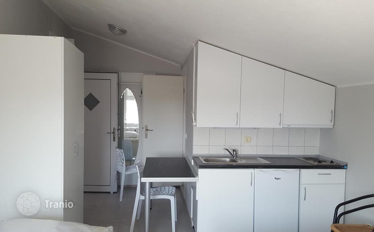Multi-Unit House 400 m from the Sea in Kastela, Split
