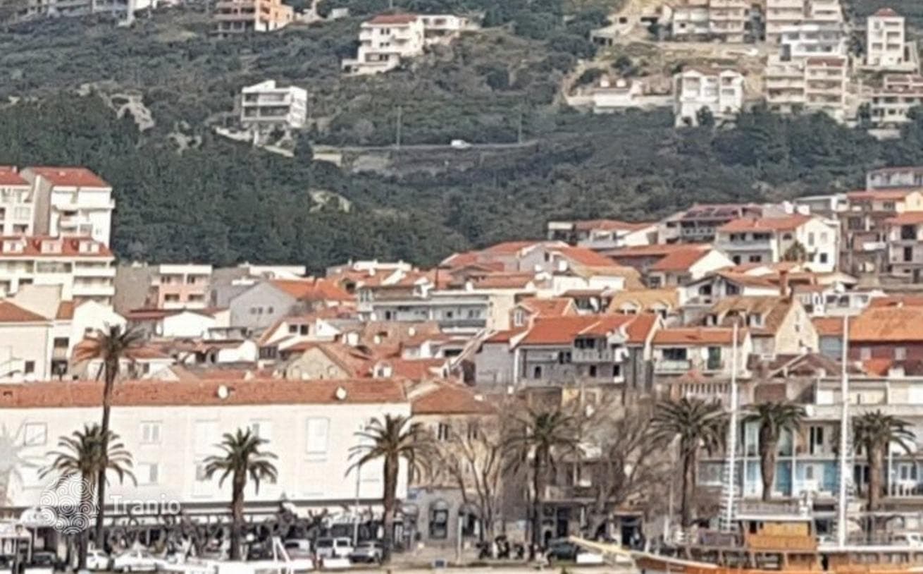 2,500 m² Land Plot with City Views in Makarska, Croatia
