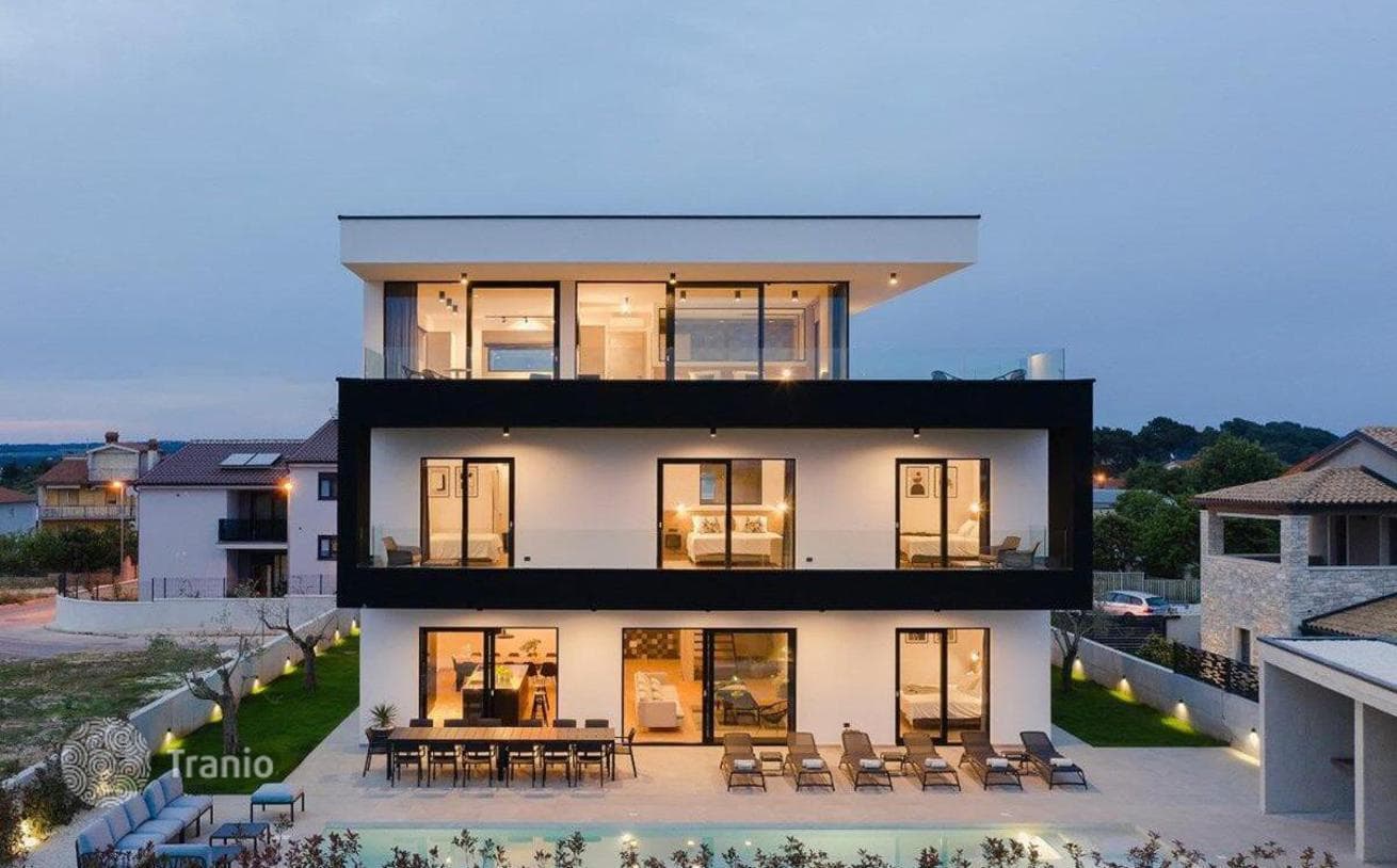 6-Bedroom Villa in Pula, Croatia